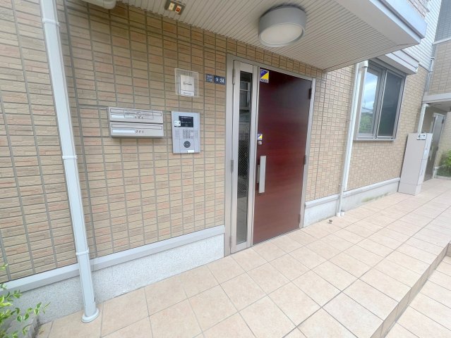 エントランス　綺麗なエントランスです。