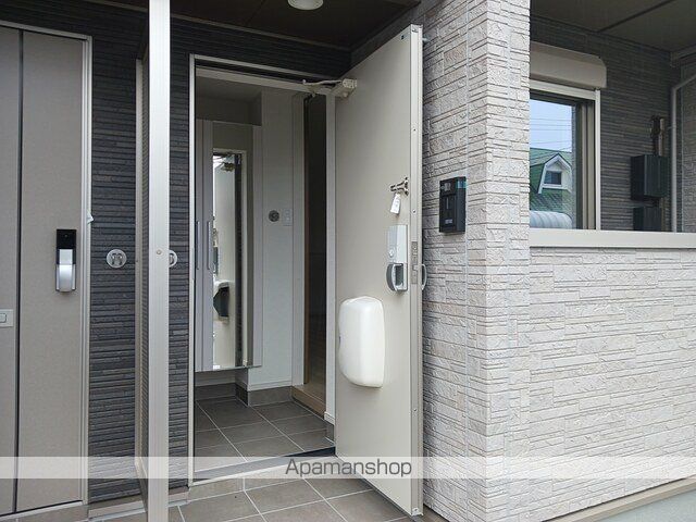 リナセント Iの玄関写真