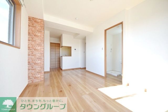 居室・リビング　明るい二面採光のお部屋