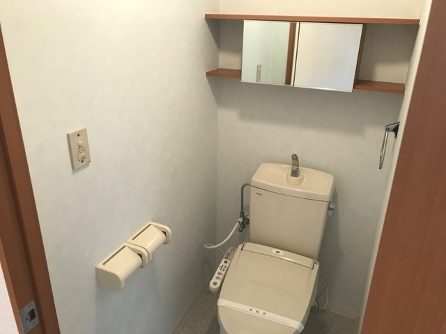トイレ　シャワー付トイレ