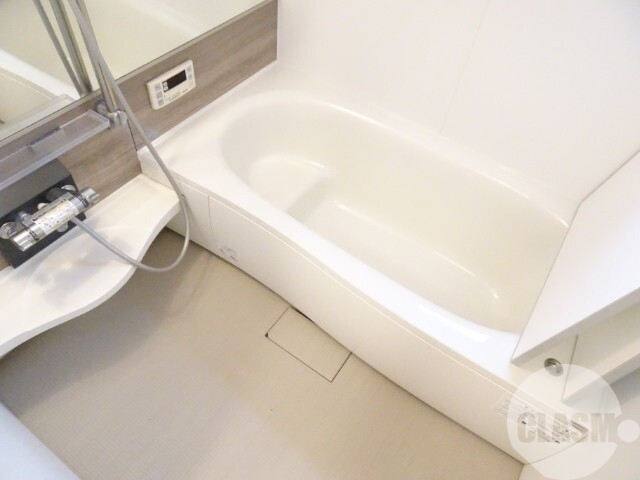 バス・シャワールーム　浴室乾燥機＆追焚機能付き広々バスルーム♪