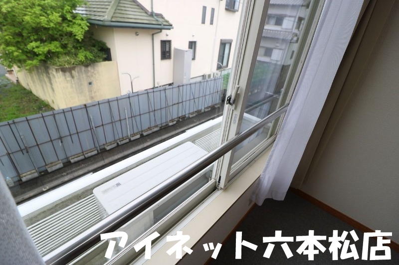バルコニー　お洗濯物はこちらでどうぞ。
