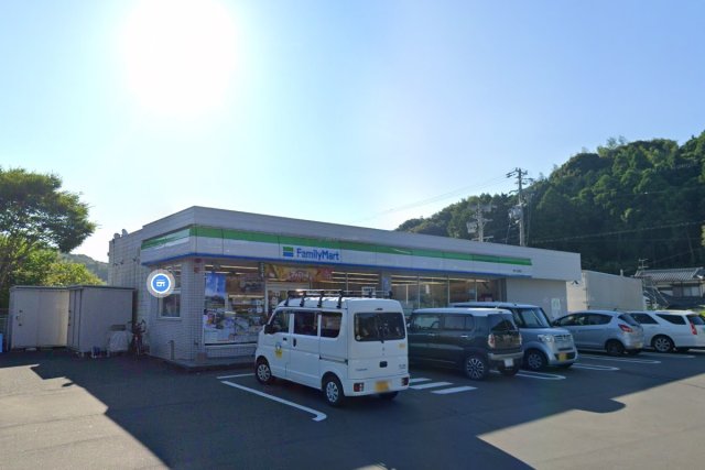 コンビニ　ファミリーマート　掛川上内田店（コンビニ）まで1500m