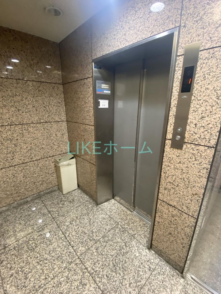 ロビー　玄関