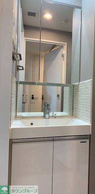洗面設備　カラータイプ異なります