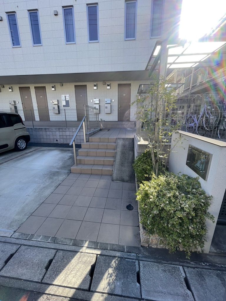 エントランス　庭