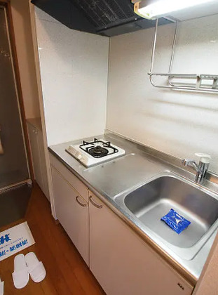 キッチン　別部屋の画像を使用しております。
