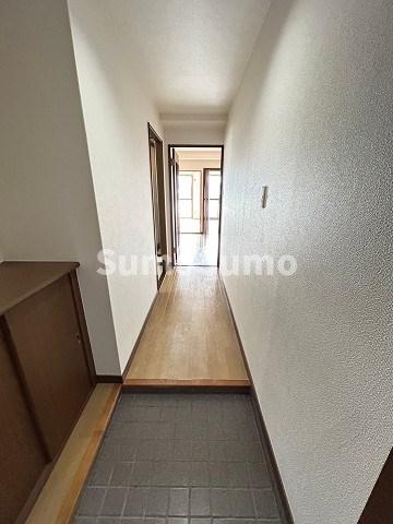 玄関　収納もある玄関です