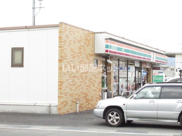 コンビニ　セブンイレブン稲川店（コンビニ）まで669m
