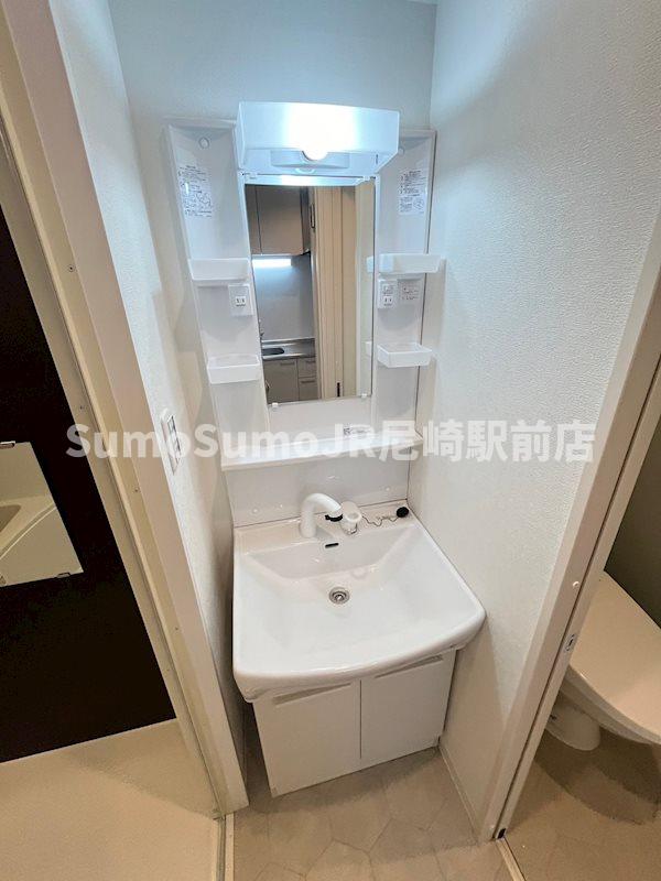 洗面設備　使いやすい洗面所です