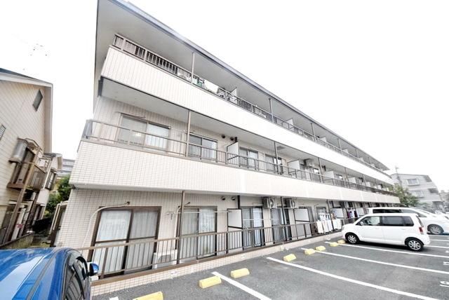 建物外観　閑静な住宅街に位置しているマンションです