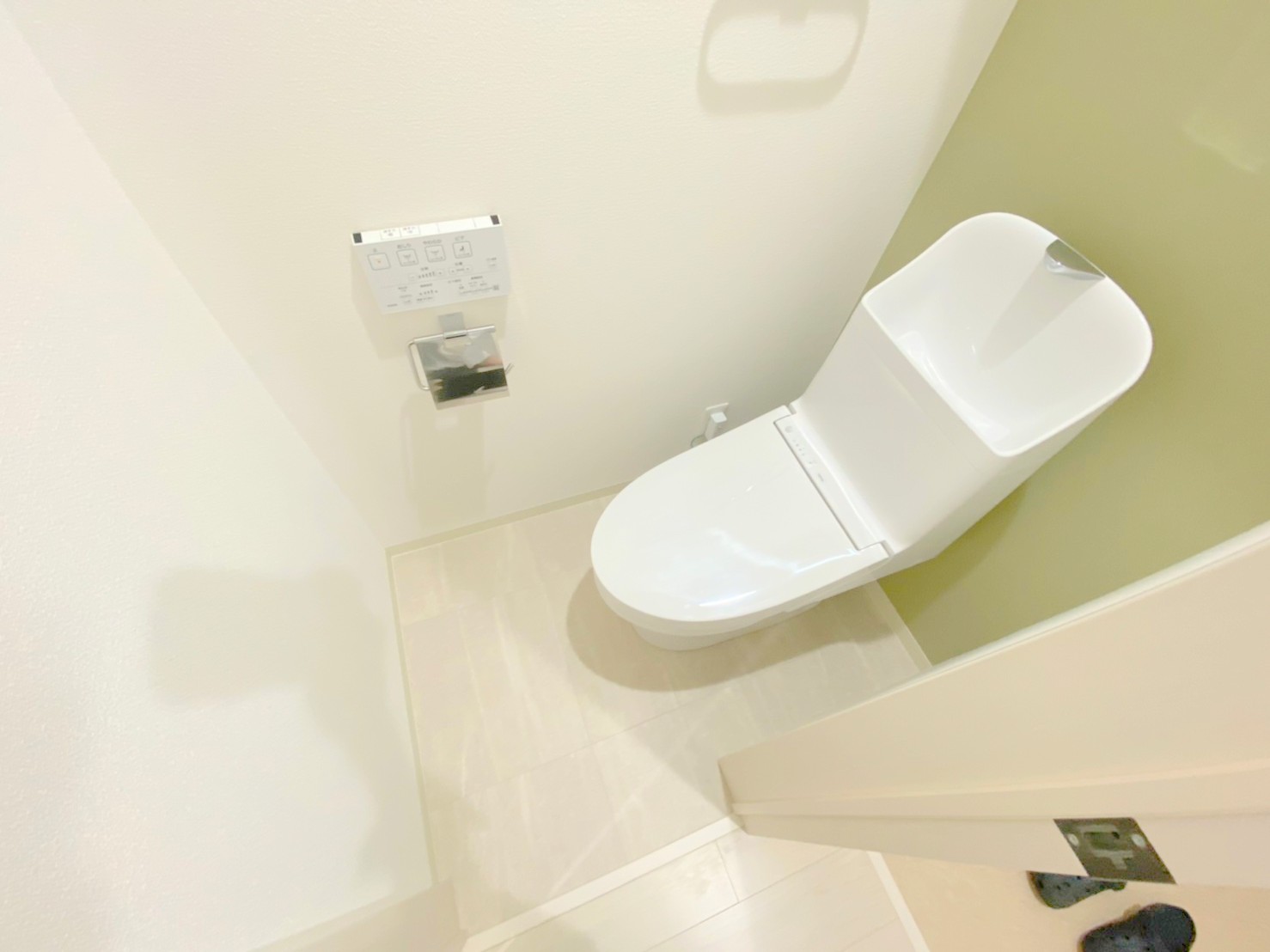 トイレ　綺麗なトイレにはウォシュレット標準装備です。