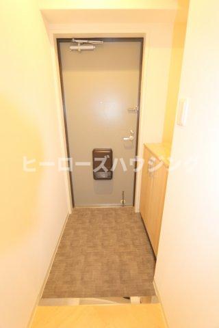 玄関　※同タイプの写真となり、実際のお部屋とは異なる場合があります