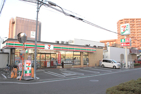 コンビニ　セブン‐イレブン さいたま土呂駅西店（コンビニ）まで98m