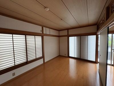 本郷南方貸家の居間写真