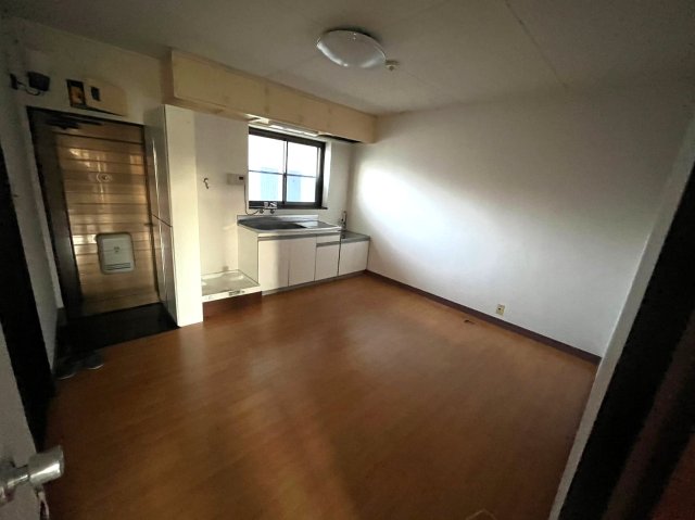 居室・リビング　DK7帖　写真は別部屋のものです。