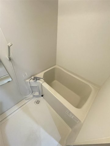 バス・シャワールーム　浴室乾燥機付きのお風呂です♪