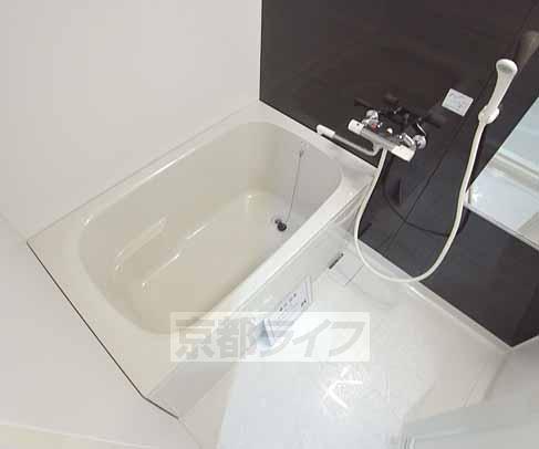バス・シャワールーム　お風呂も広いのでゆったり出来ますよ～