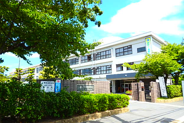 中学校　白鷺中学校（中学校）まで638m