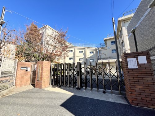 小学校　練馬区立大泉第二小学校（小学校）まで564m