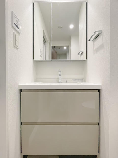 洗面設備　※写真は同タイプ住戸です。