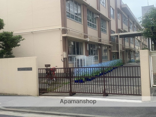 小学校　川崎市立川崎小学校（小学校）まで50m