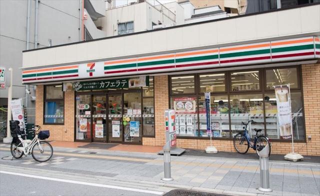 コンビニ　セブンイレブン（コンビニ）まで329m