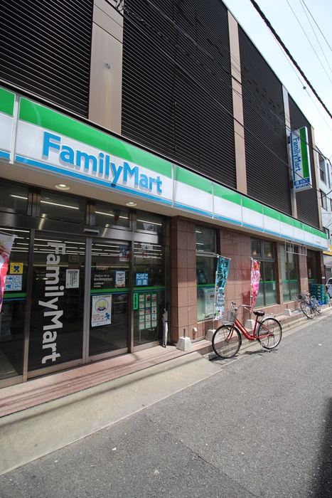 コンビニ　ファミリーマート（コンビニ）まで160m