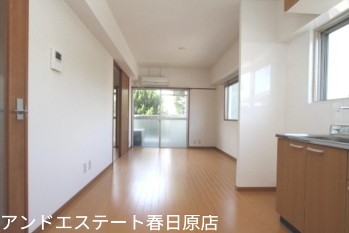 居室・リビング　別号室の写真です