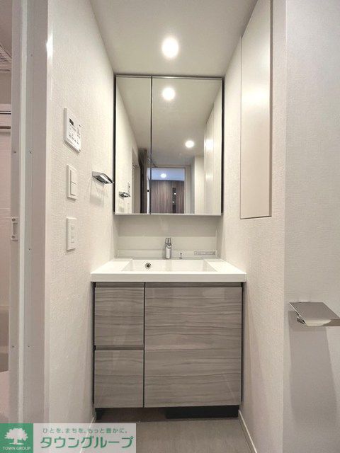 洗面設備　※写真は同タイプ住戸です。