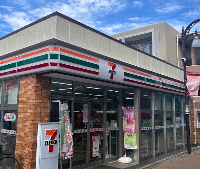 コンビニ　セブンイレブン板橋赤塚一番通り店（コンビニ）まで257m