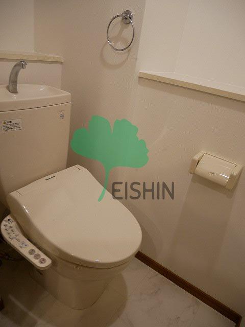 トイレ　温水洗浄付きトイレです！