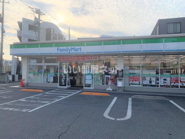 コンビニ　ファミリーマート 大供2丁目店（コンビニ）まで675m