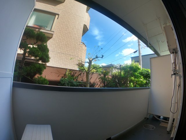 その他設備　人目に付きにくい屋外洗濯機置き場