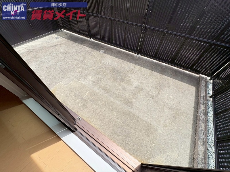 バルコニー　別部屋反転画像参考