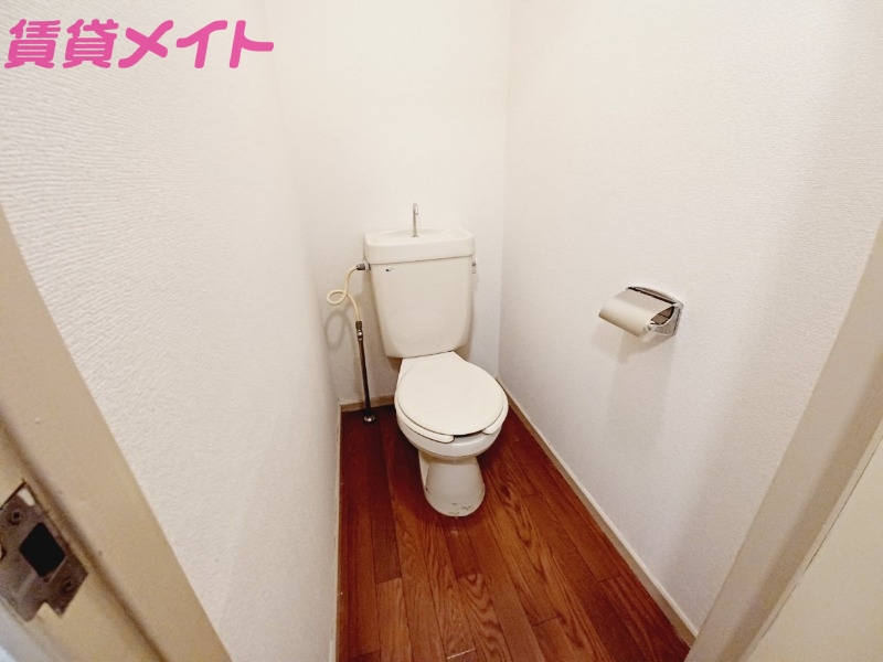 トイレ　同物件別部屋写真