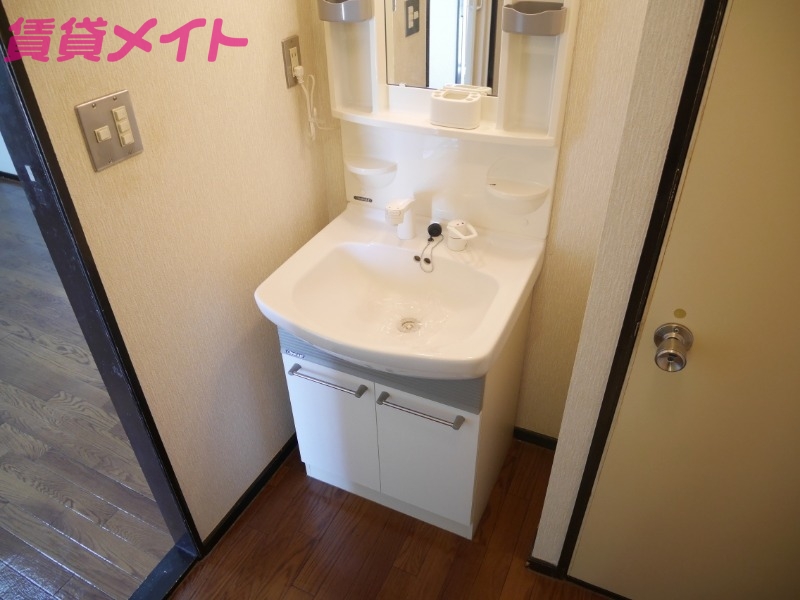 洗面設備　同物件別部屋写真
