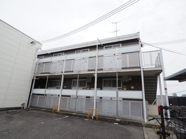 レオパレス岡本の外観写真