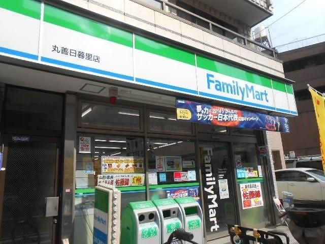 コンビニ　ファミリーマート（コンビニ）まで231m