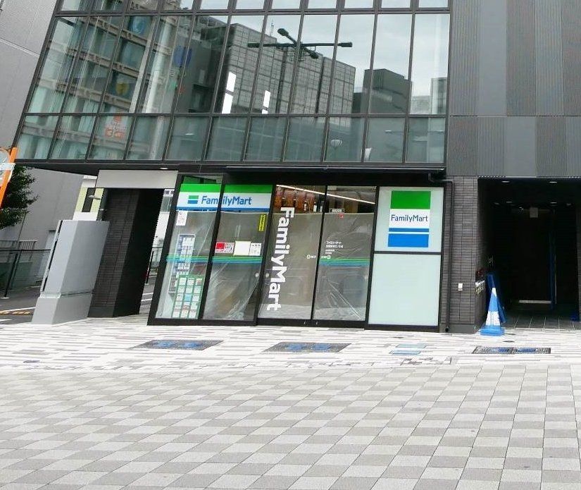 コンビニ　ファミリーマート岩槻駅東口／S店（コンビニ）まで520m