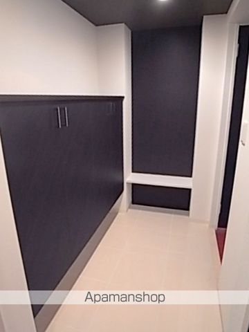グランプラス谷町の玄関写真