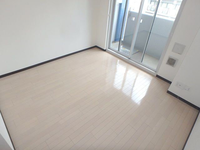 フォーチュン松屋町の居間写真