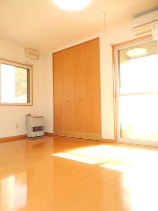 ジュエル本町の居間写真