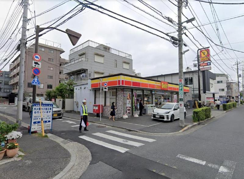 コンビニ　デイリーヤマザキ 足立北綾瀬店（コンビニ）まで200m