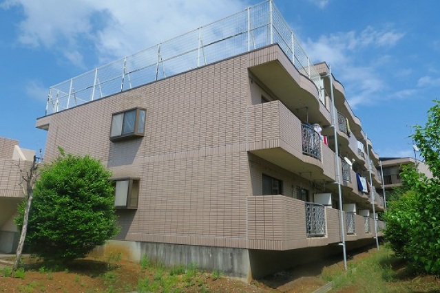 建物外観　タイル張りの外観
