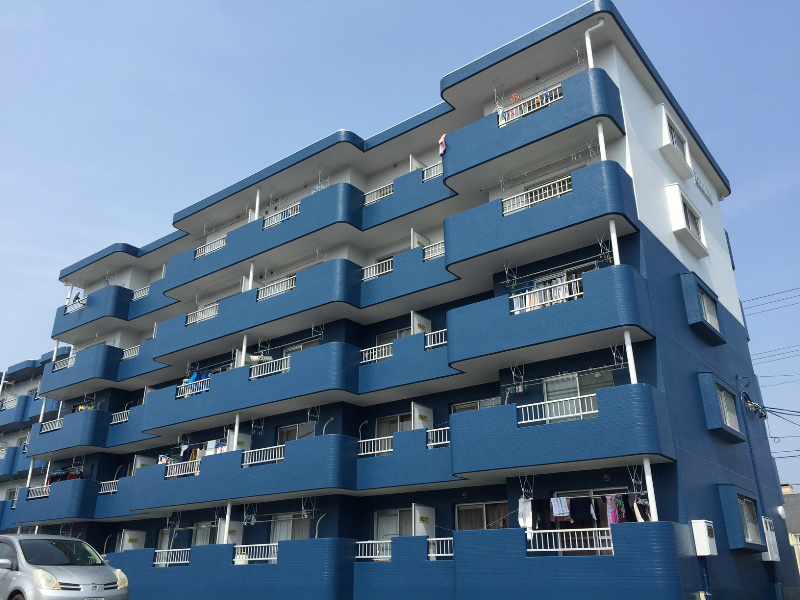 マンションロイヤルアイリスの外観写真