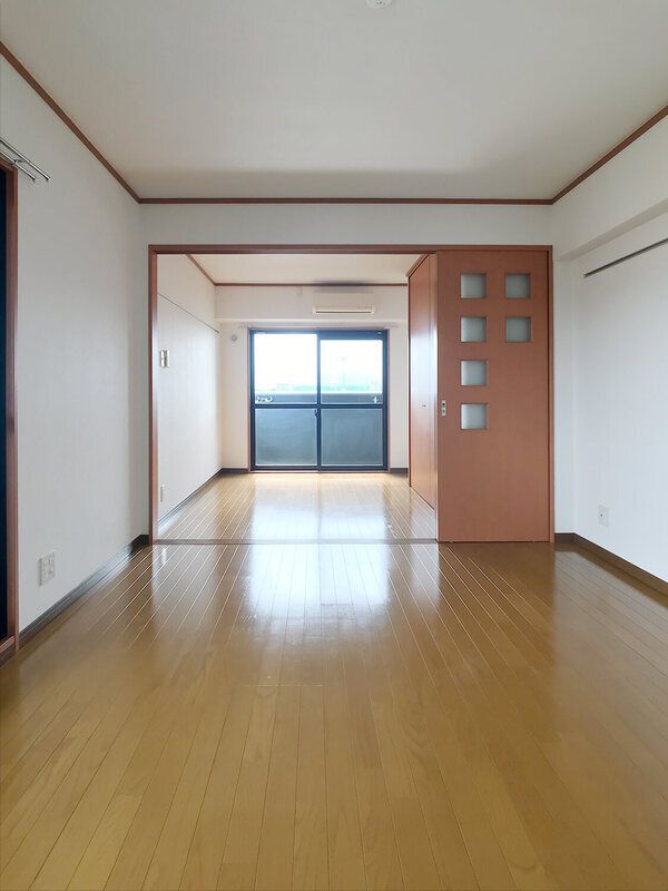 地下鉄七隈線 渡辺通駅 徒歩6分 15階建 築21年の居間写真