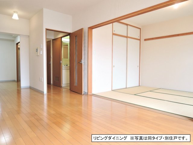 居室・リビング　開放感のあるゆったりとしたお部屋です♪