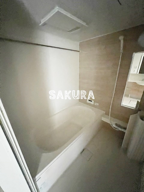 バス・シャワールーム　嬉しい追い焚き・浴室乾燥機付き♪