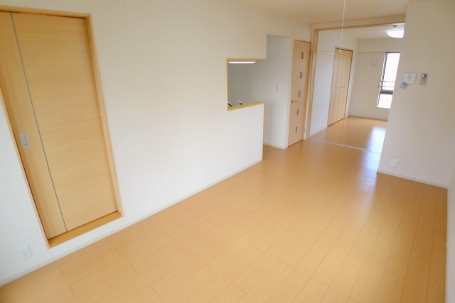 居室・リビング　同型のお部屋の写真です